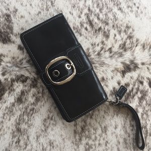 Coach clutch.  Great for Summer and evenings.